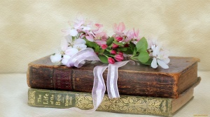 flowers_on_old_books-1920x1080